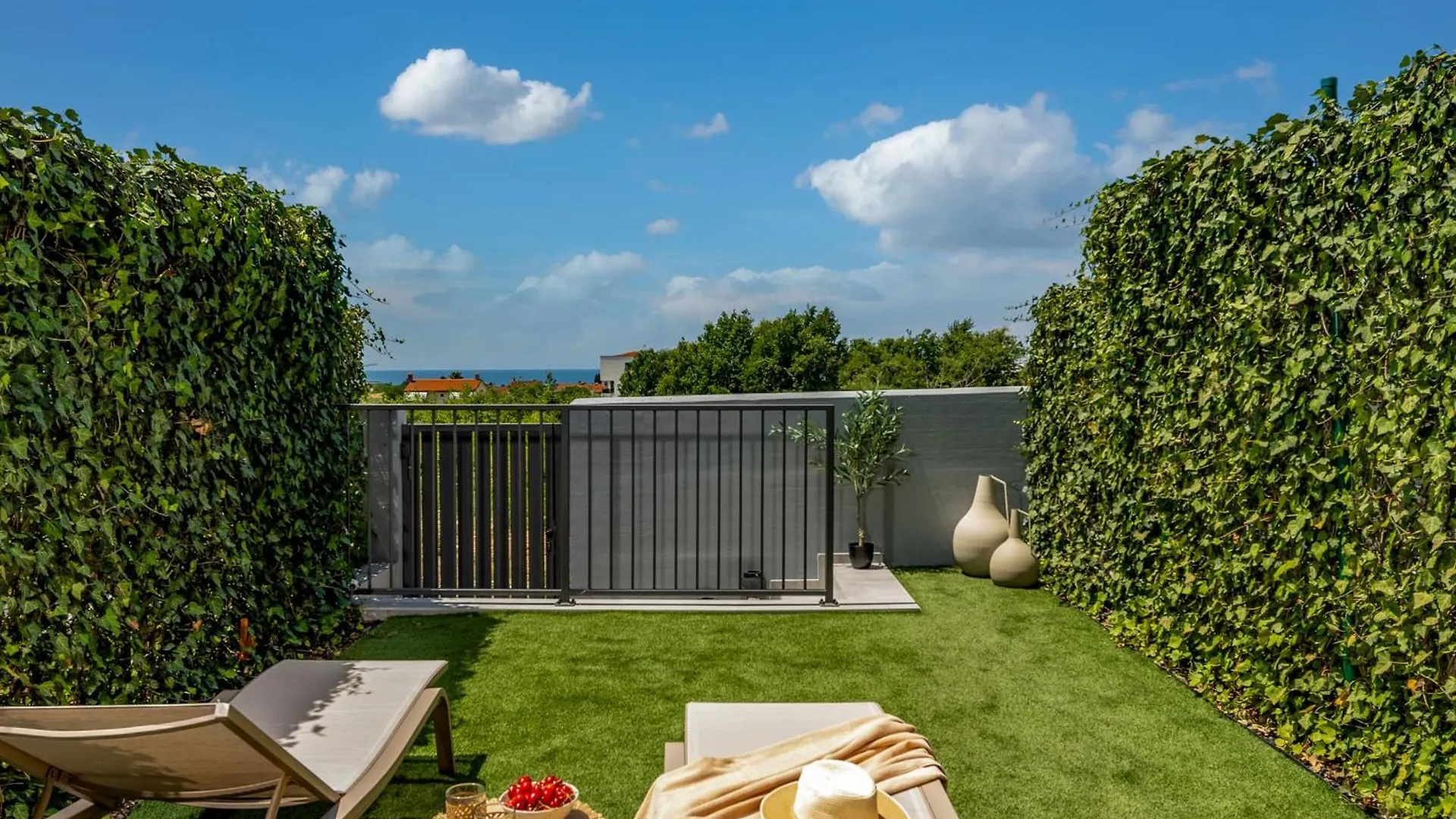 Elegant Casa Aria With 2 Gardens And Bbq Facilities Villa Porec